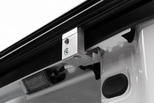 Load image into Gallery viewer, Retrax 07-13 Chevrolet/GMC 1500 & 07-14 2500/3500 (6.5ft. Bed) Retrax IX