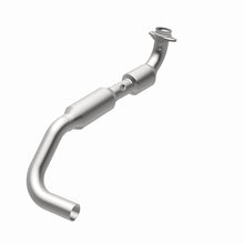 Load image into Gallery viewer, Magnaflow 03-04 Lincoln Navigator 5.4L Direct Fit Converter