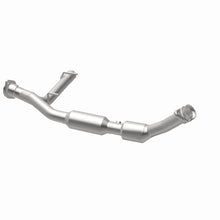 Load image into Gallery viewer, Magnaflow 03-04 Lincoln Navigator 5.4L Direct Fit Converter