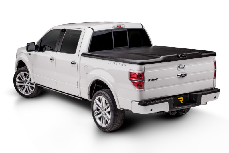 UnderCover 22-24 Toyota Tundra 5.5ft Elite Bed Cover