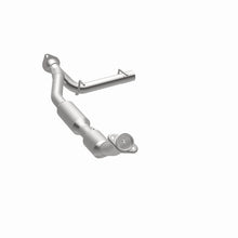Load image into Gallery viewer, Magnaflow 03-04 Lincoln Navigator 5.4L Direct Fit Converter