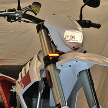 Load image into Gallery viewer, New Rage Cycles 17-19 Alta Redshift Front Turn Signals