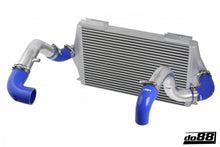 Load image into Gallery viewer, do88 92-98 Volvo 740/940 Turbo (63mm Throttle) BigPack Intercooler Kit w/Blue Hoses