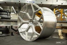 Load image into Gallery viewer, Vossen x Novitec NL4-Cl 21x13 - Centerlock - ET57 Brushed Gloss Clear Lamborghini Aventador Rr Wheel