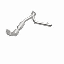 Load image into Gallery viewer, Magnaflow 03-04 Lincoln Navigator 5.4L Direct Fit Converter