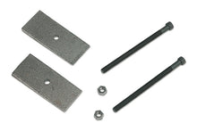 Load image into Gallery viewer, Tuff Country 03-23 Dodge Ram 3500 4wd 2 Degree Axle Shims 3in Wide w/ 1/2in Center Pins Pair