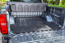 Load image into Gallery viewer, Dee Zee 88-00 Chevrolet/GMC C/K Pickup Heavyweight Bed Mat - Custom Fit 8Ft Bed (Lined Pattern)