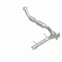 Load image into Gallery viewer, Magnaflow 03-04 Lincoln Navigator 5.4L Direct Fit Converter