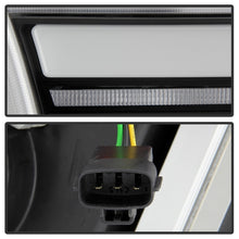 Load image into Gallery viewer, Spyder 07-09 Toyota Tundra Projector Headlights - Black (PRO-YD-TTU07V3PL-SEQ-BK)