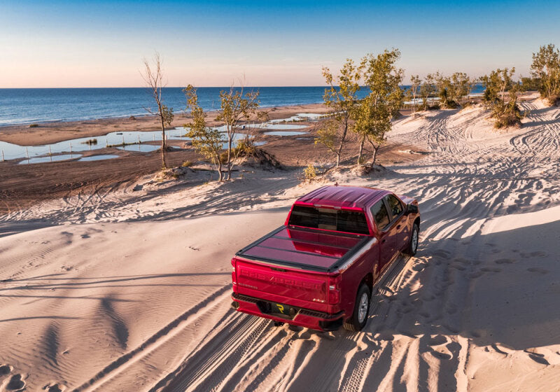 UnderCover 15-17 GMC/Chevy Canyon/Colorado 60in Fusion Bed Cover - Pull Me Over Red