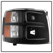 Load image into Gallery viewer, xTune Chevy Silverado 1500/2500/3500 07-13 Projector Headlights Black PRO-JH-CS07-LED-BK