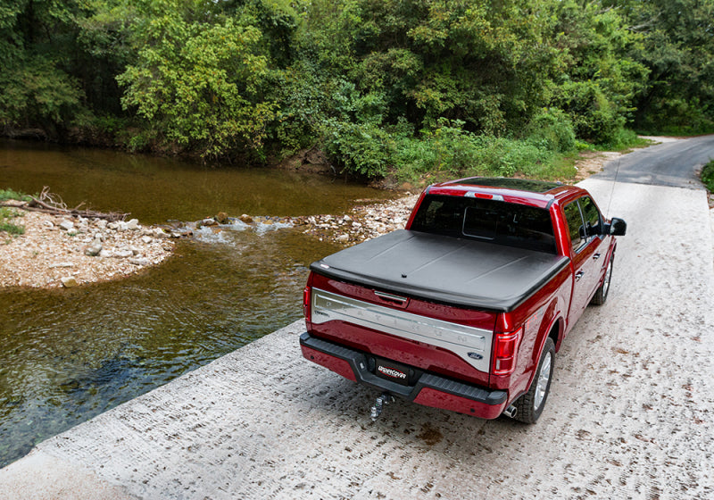 UnderCover 07-13 Chevy Silverado 1500 5.8ft SE Bed Cover - Black Textured