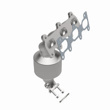 Load image into Gallery viewer, MagnaFlow DF Cat. Conv05-06 Hyundai Santa Fe/05-09 Tucson / 05-08 Kia Sportage D/S Manifold