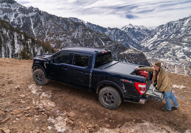 Roll-N-Lock 15-18 Ford F-150 SB 77-3/8in A-Series Retractable Tonneau Cover