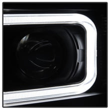 Load image into Gallery viewer, xTune Chevy Silverado 1500/2500/3500 07-13 Projector Headlights Black PRO-JH-CS07-LED-BK