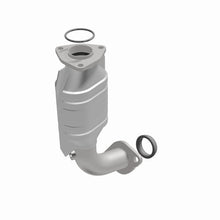 Load image into Gallery viewer, MagnaFlow Direct Fit Catalytic Converter 01-02 Kia Sportage Rear