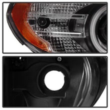 Load image into Gallery viewer, Spyder BMW X5 E53 2004-2006 Projector Halogen Model- DRL LED CCFL Halo Blk PRO-YD-BMWX503-CCFL-BK