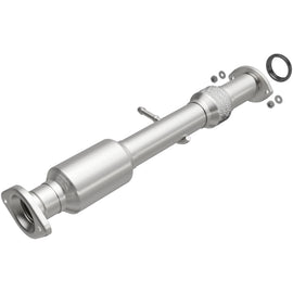 MagnaFlow Direct Fit Catalytic Converter 14-15 Toyota Highlander 3.5L