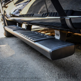 Westin 19-22 Chevrolet Silverado 1500 DC (Excl. 2019 LD/Limited) R7 Nerf Step Bars - Black - GTR Auto