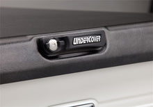 Load image into Gallery viewer, UnderCover 14-18 Chevy Silverado 1500 (19 Legacy) 6.5 ft  Elite Bed Cover - Black Textured