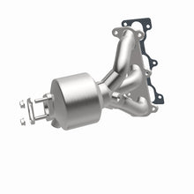 Load image into Gallery viewer, MagnaFlow Direct Fit Catalytic Converter 05-07 Kia Sportage 2.7L Passenger Side