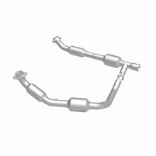 Load image into Gallery viewer, MagnaFlow Conv Direct Fit 05-06 Ford E-350 Super Duty 5.4L