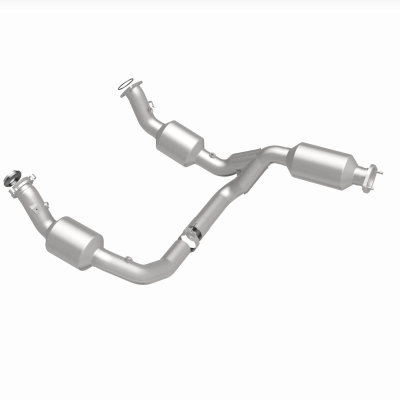 MagnaFlow 2021 Chevrolet Express 2500 4.3L Underbody Direct-Fit Catalytic Converter