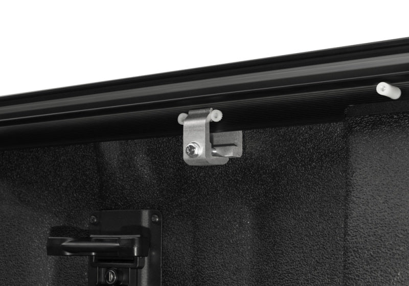 Retrax 07-up Tundra Reg/Dbl Cab 6.5ft Bed w/ Deck Rail w/ Stake Pocket (Elec Cover) PowertraxPRO MX