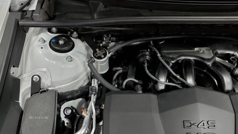 J&amp;L 18-24 Toyota Camry 3.5L V6 Oil Separator 3.0 Passenger Side - Clear Anodized