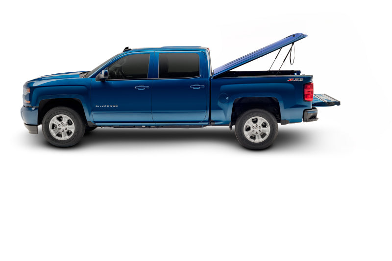 UnderCover 15-18 Chevy Silverado 1500 (19 Legacy) 5.8ft Lux Bed Cover - Deep Ocean Blue