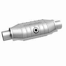Load image into Gallery viewer, Magnaflow Conv Univ 2.50 Mid O2 Rear