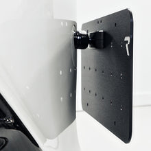 Load image into Gallery viewer, Raceseng 07-13 Nissan GTR Tug Plate (Front)