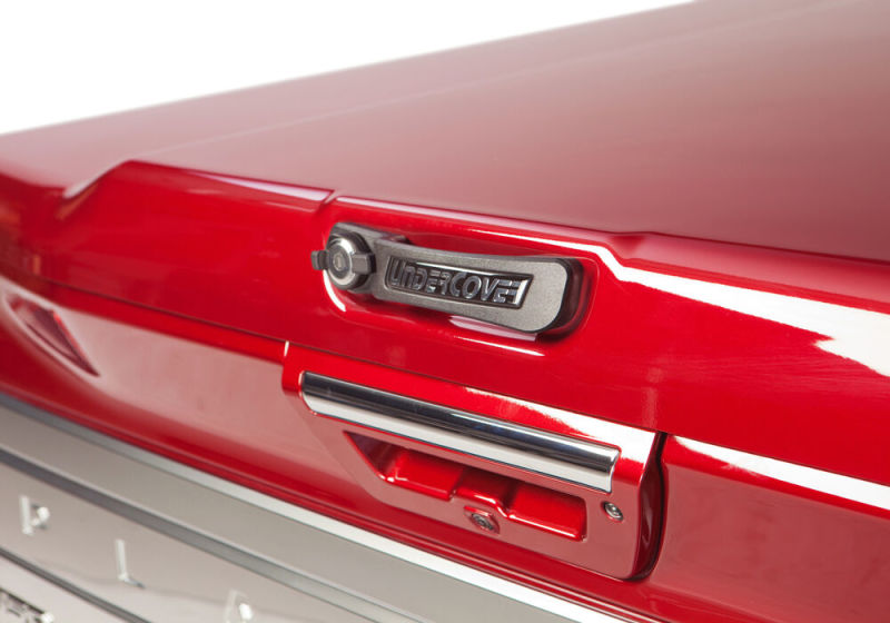 Undercover 2019 Chevy Silverado 1500 6.5ft Elite LX Bed Cover - Gasoline