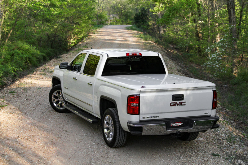 UnderCover 14-18 GMC Sierra 1500 (19 Limited) 5.8ft Lux Bed Cover - Olympic White