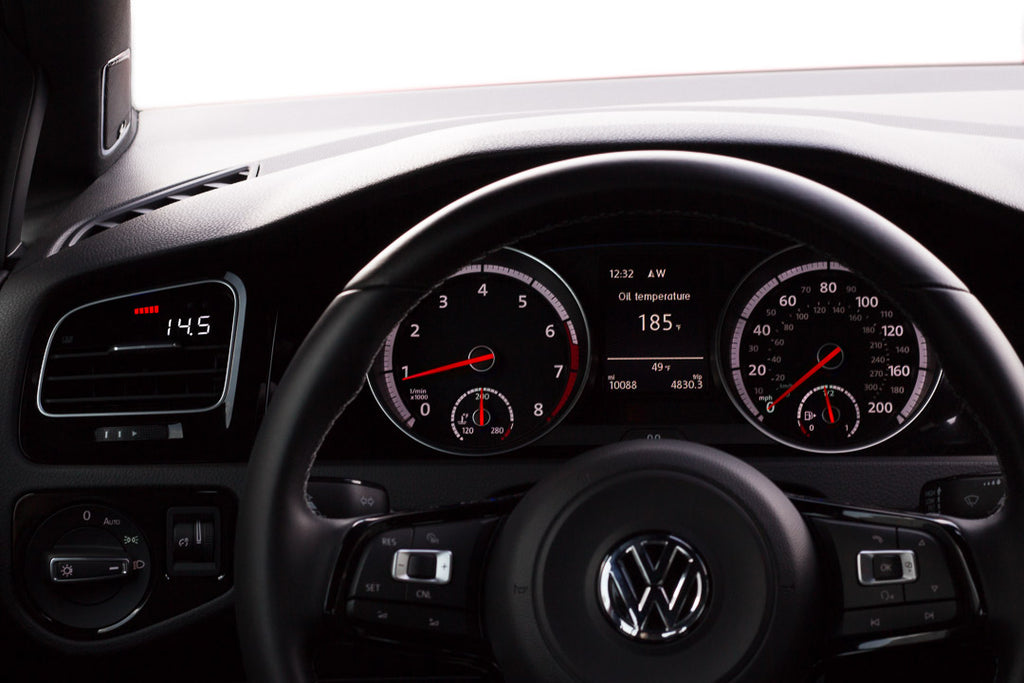 P3 V3 OBD2 - VW Mk7 / Mk7.5 Gauge (2014-2019) Right Hand Drive,Golf/GTI/Alltrack/TDI, Red bars / White digits