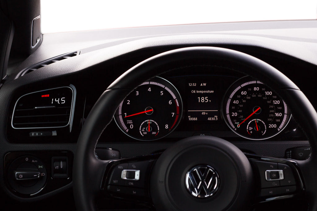 P3 Analog Gauge - VW Mk7 (2014-2019) Left Hand Drive, Red bars / White digits