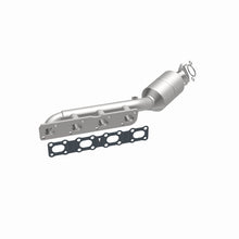 Load image into Gallery viewer, MagnaFlow Direct-Fit SS Catalytic Converter 04-06 Nissan Titan 5.6L V8 (California)