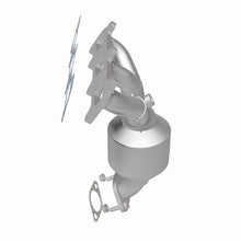 Load image into Gallery viewer, MagnaFlow Direct Fit Catalytic Converter 05-08 Kia Sportage 2.7L Driver Side