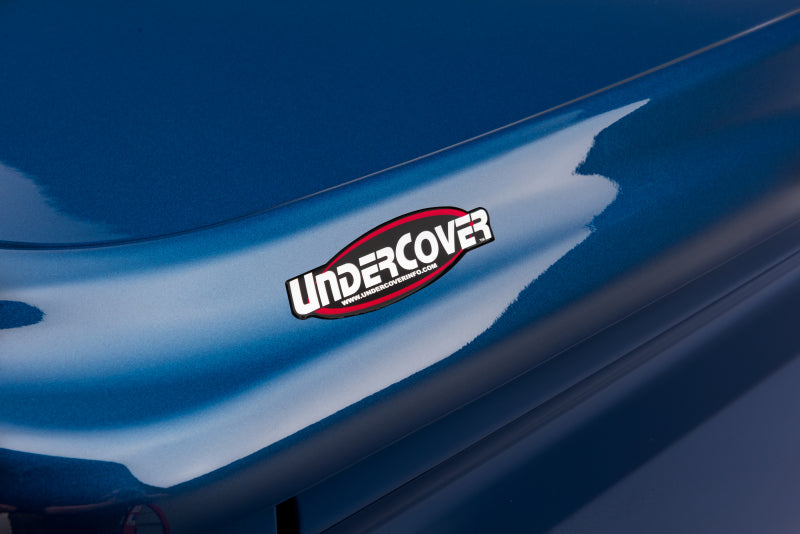 UnderCover 14-20 Toyota Tundra 5.5ft Lux Bed Cover - Attitude Black
