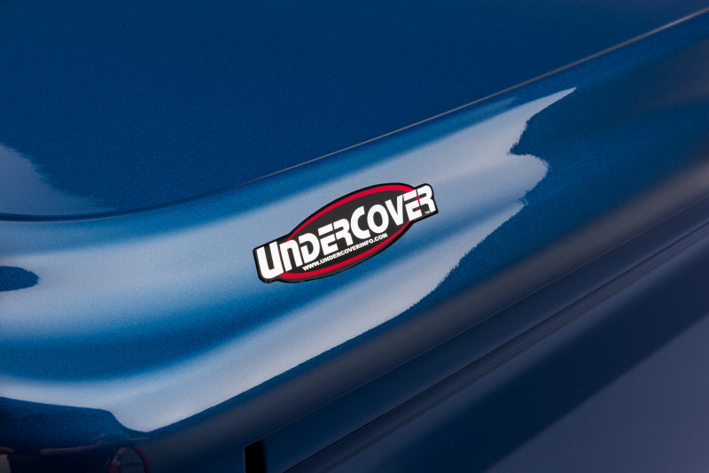 UnderCover 19-20 Chevy Silverado 1500 6.5ft Lux Bed Cover - Pull Me Over Red