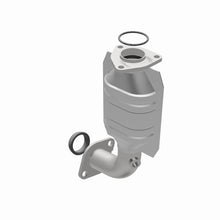 Load image into Gallery viewer, MagnaFlow Direct Fit Catalytic Converter 01-02 Kia Sportage Rear