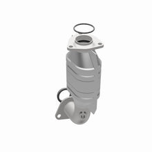 Load image into Gallery viewer, MagnaFlow Direct Fit Catalytic Converter 01-02 Kia Sportage Rear