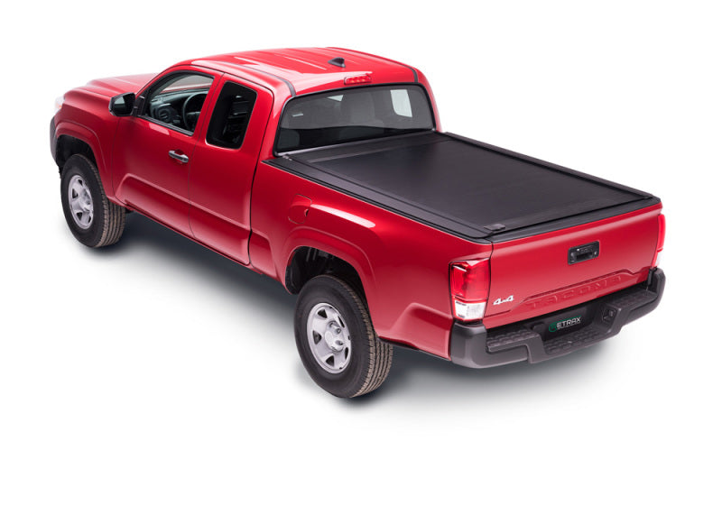 Retrax 07-up Tundra CrewMax 5.5ft Bed w/ Stake Pocket (Elec Cover) PowertraxONE MX