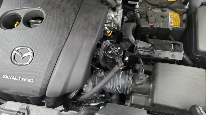 J&L 14-22 Mazda CX5 2.5L Non-turbo Driver Side 3.0 Oil Separator Kit - Black Anodized