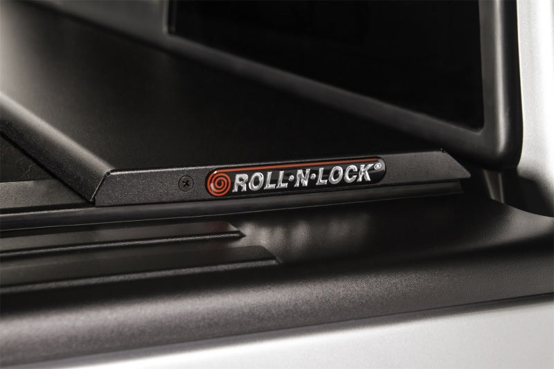 Roll-N-Lock 2002 Dodge Ram 1500 LB 96 5/8in M-Series Retractable Tonneau Cover