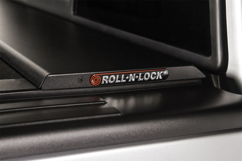 Roll-N-Lock 88-98 Chevy Silverado/Sierra SB 77-1/4in M-Series Retractable Tonneau Cover