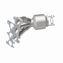 Load image into Gallery viewer, MagnaFlow Direct Fit Catalytic Converter 05-07 Kia Sportage 2.7L Passenger Side