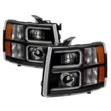 Load image into Gallery viewer, xTune Chevy Silverado 1500/2500/3500 07-13 Projector Headlights Black PRO-JH-CS07-LED-BK